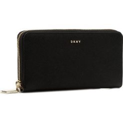 Duży Portfel Damski DKNY - R462350606 Black 001. Czarne portfele DKNY, bez wzorów, ze skóry. W wyprzedaży za 349.00 zł.