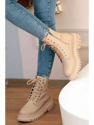 Gerois Trzewiki w kolorze piaskowym rozmiar: 37. Brązowe botki Gerois, bez wzorów, z materiału, bez obcasa, na platformie, bez zapięcia. Za 91.34 zł.