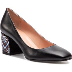 Półbuty POLLINI - SA10366C17TD200A Nero/Azz. Czarne czółenka Pollini, bez wzorów, ze skóry, bez obcasa, na obcasie, bez zapięcia. W wyprzedaży za 709.00 zł.