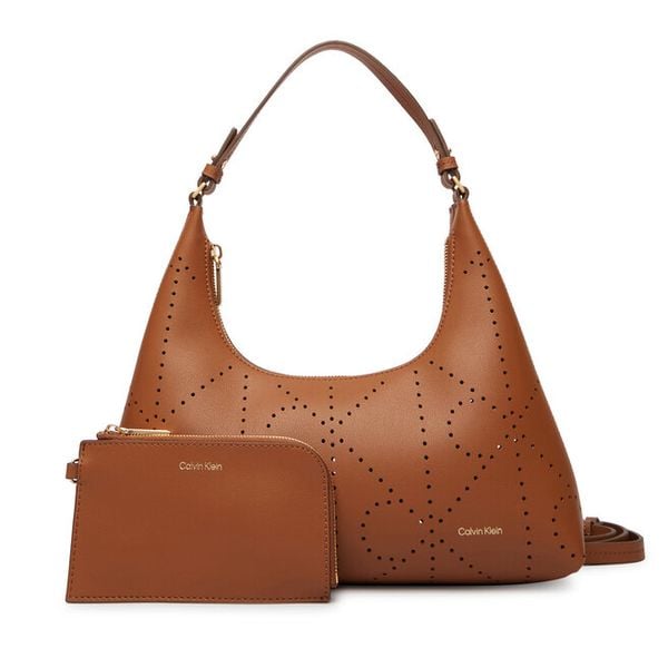 Torebka Calvin Klein. Brązowe torebki klasyczne Calvin Klein, bez wzorów, bez dodatków. Za 899.99 zł.