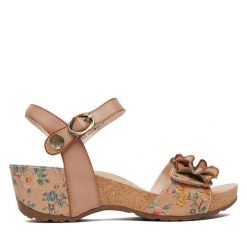 Sandały Laura Vita. Brązowe sandały Laura Vita, bez wzorów, bez obcasa, na koturnie, bez zapięcia. Za 439.99 zł.