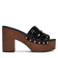 Klapki Guess. Czarne klapki Guess, z aplikacjami, bez obcasa. Za 639.99 zł.