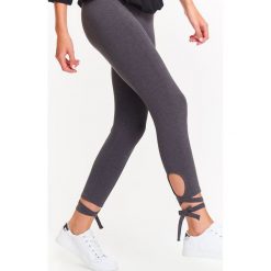 LEGGINSY DAMSKIE Z ZWIĄZANIEM. Szare bielizna sportowa DRYWASH, s, bez wzorów. W wyprzedaży za 19.99 zł.