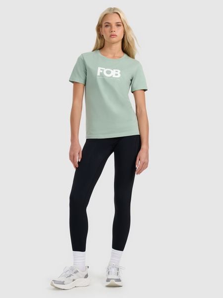 4F Legginsy dzianinowe damskie - czarne M. Czarne legginsy 4f, m, bez wzorów, z dzianiny. Za 129.99 zł.