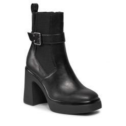 Botki Tamaris. Czarne botki Tamaris, bez wzorów, bez obcasa, na słupku, bez zapięcia. Za 379.99 zł.