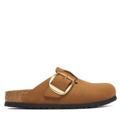 Klapki Birkenstock. Brązowe klapki Birkenstock, bez wzorów, bez obcasa. Za 779.99 zł.