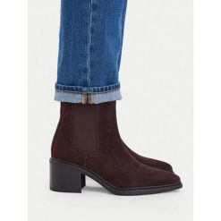 Botki Lasocki. Brązowe botki Lasocki, bez wzorów, bez obcasa, na słupku, bez zapięcia. Za 249.99 zł.
