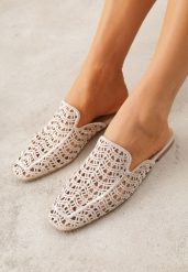 Beżowe Klapki Mule z Ażurową Cholewką Szydełkową Civeza. Brązowe klapki Born2be, w ażurowe wzory, z jeansu, bez obcasa, na płaskiej podeszwie. Za 89.99 zł.