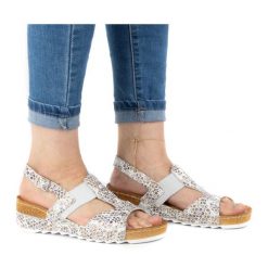WASAK Wygodne sandały damskie skórzane 0622W szare. Szare sandały bez wzorów, ze skóry, eleganckie, bez obcasa, na koturnie, bez zapięcia. Za 367.89 zł.