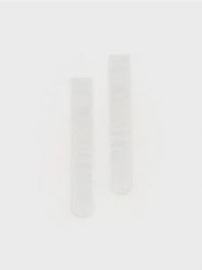 Skarpetki z metalizowaną nicią - jasnoszary. Szare skarpety Reserved, bez wzorów. W wyprzedaży za 9.99 zł.