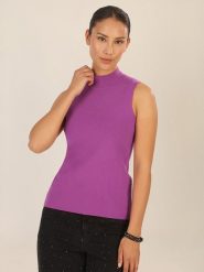 APART Top dzianinowy w kolorze fioletowym rozmiar: 34. Różowe topy Apart, bez wzorów, z dzianiny, bez kołnierzyka, bez ramiączek. Za 127.95 zł.