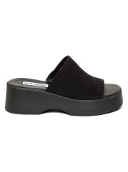 Steve Madden Klapki w kolorze czarnym rozmiar: 36. Czarne klapki Steve Madden, bez wzorów, z otwartym noskiem, bez obcasa, na platformie. Za 218.95 zł.