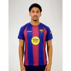 Koszulka domowa premium unisex FC Barcelona 25-26. Czerwone bluzki FC Barcelona, bez wzorów, sportowe, bez kołnierzyka, bez ramiączek. W wyprzedaży za 229.75 zł.
