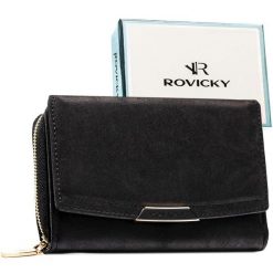 Średni portfel damski ze skóry ekologicznej w czarnym kolorze, model mieszczący dowód rejestracyjny - Rovicky. Czarne portfele ROVICKY, bez wzorów, ze skóry ekologicznej. Za 79.99 zł.