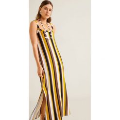Mango - Sukienka Llestir. Brązowe sukienki Mango, na co dzień, xs, bez wzorów, z elastanu, casualowe, bez kołnierzyka, bez ramiączek, proste. W wyprzedaży za 49.90 zł.