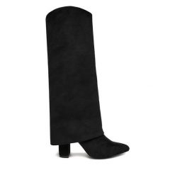 Kozaki DeeZee. Czarne kozaki DeeZee, bez obcasa, na słupku, bez zapięcia. Za 249.99 zł.