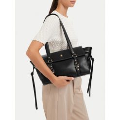 Torebka Beverly Hills Polo Club. Czarne torebki klasyczne Beverly Hills Polo Club, bez wzorów, bez dodatków. Za 299.99 zł.