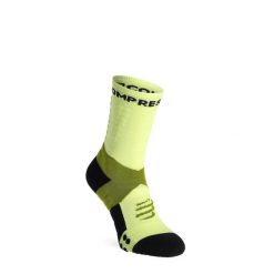 Skarpety do biegania Compressport Ultra Trail Socks v2.0. Zielone skarpety Compressport, bez wzorów. Za 96.99 zł.