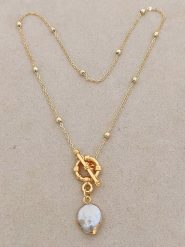 Luja Bijoux Pozłacany naszyjnik z zawieszką - dł. 44 cm rozmiar: onesize. Białe naszyjniki Luja Bijoux, z perłą, pozłacane. Za 81.45 zł.