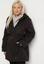 Czarna Kurtka Typu Parka z Kapturem i Podpinanymi Rękawami Falunea. Czarne kurtki sportowe Born2be, plus size, bez wzorów, z jeansu, z kapturem, trekkingowe. Za 219.99 zł.