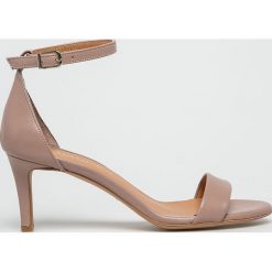 Badura - Sandały. Brązowe sandały Badura, bez wzorów, z materiału, bez obcasa, na obcasie, bez zapięcia. W wyprzedaży za 279.90 zł.