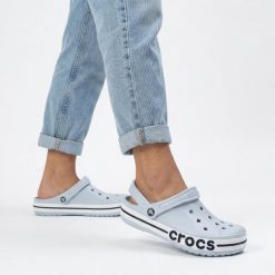 Klapki chodaki damskie sportowe Crocs BAYABAND CLOG. Białe klapki Crocs, bez wzorów, z materiału, bez obcasa. Za 219.00 zł.