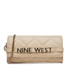 Torebka Nine West. Brązowe torebki klasyczne Nine West, bez wzorów, bez dodatków. Za 199.99 zł.