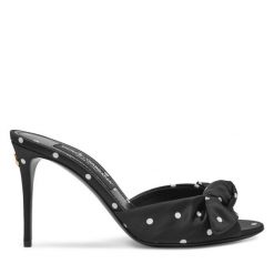 Klapki Dolce&Gabbana. Czarne klapki Dolce&Gabbana, bez wzorów, bez obcasa. Za 2,269.00 zł.