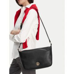 Torebka Beverly Hills Polo Club. Czarne listonoszki Beverly Hills Polo Club, bez wzorów, bez dodatków. Za 159.99 zł.