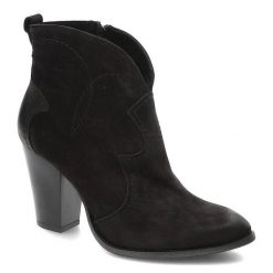 Czarne Kowbojki Clasicco Eleganckie Skórzane Botki Na Obcasie. Czarne botki Clasicco, bez wzorów, bez obcasa, na obcasie, bez zapięcia. Za 379.00 zł.