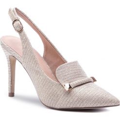 Sandały MENBUR - 20259 Oro 0000. Żółte sandały Menbur, z aplikacjami, z materiału, eleganckie, bez obcasa, na obcasie, bez zapięcia. W wyprzedaży za 219.00 zł.