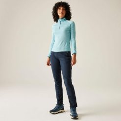 Spodnie damskie trekkingowe Mountain Winter. Niebieskie spodnie sportowe Regatta, na lato, bez wzorów, z materiału, trekkingowe. Za 499.99 zł.