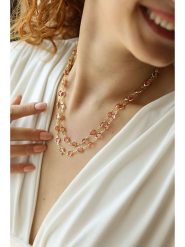 L'Atelier de Gaia Pozłacany naszyjnik z kryształami - dł. 45 cm rozmiar: onesize. Różowe naszyjniki L'Atelier de Gaia, z kryształem, pozłacane. Za 92.21 zł.