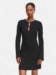 Guess Sukienka codzienna W6YK16 K4369 Czarny A-Line Fit. Czarne sukienki Guess, na co dzień, s, z aplikacjami, z syntetyku, bez kołnierzyka, bez ramiączek, proste. Za 474.99 zł.