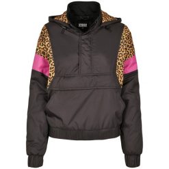 Damska klasyczna miejska parka o mieszanym kroju. Czarne parki Urban Classics, m, z nylonu, klasyczne, bez kaptura. Za 241.80 zł.
