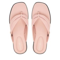 Japonki Tommy Hilfiger. Czerwone klapki TOMMY HILFIGER, bez wzorów, bez obcasa. Za 359.99 zł.