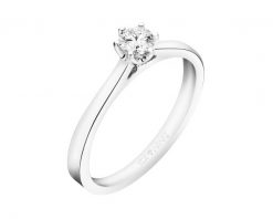 Pierścionek z białego złota z brylantem - 0,18 ct - próba 750. Białe pierścionki Apart, z brylantem, złote. Za 5,890.00 zł.