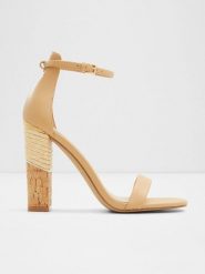 Aldo Sandały w kolorze jasnobrązowym na obcasie rozmiar: 41. Brązowe sandały Aldo, bez wzorów, z otwartym noskiem, bez obcasa, na koturnie, bez zapięcia. Za 173.99 zł.