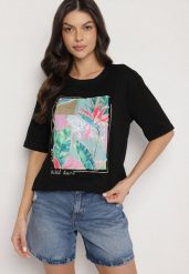 Czarny Bawełniany T-shirt z Ozdobnym Nadrukiem Delmari. Czarne t-shirty Born2be, m, bez wzorów, z bawełny, bez kołnierzyka, bez ramiączek. W wyprzedaży za 38.24 zł.