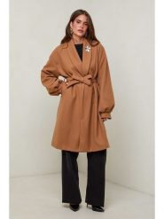 L'armoire de Suzette Płaszcz przejściowy w kolorze karmelowym rozmiar: 42. Brązowe płaszcze L'armoire de Suzette, l, z aplikacjami, z tkaniny, bez kaptura. Za 209.33 zł.