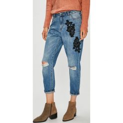 Only - Jeansy Tonni. Niebieskie jeansy Only, bez wzorów, z obniżonym stanem. W wyprzedaży za 139.90 zł.