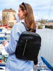 Victor & Hugo Paris Skórzany plecak "Nino" w kolorze czarnym - 30 x 37 x 8,5 cm rozmiar: onesize. Czarne plecaki Victor & Hugo Paris, bez wzorów, z materiału. Za 450.45 zł.