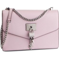 Torebka DKNY - Elissa R813H281 Lt Lavender LLV. Czerwone torby na ramię DKNY, bez wzorów, ze skóry, na ramię, bez dodatków. W wyprzedaży za 639.00 zł.