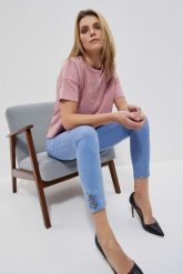 Jeansy medium waist z guzikami na nogawkach niebieskie. Niebieskie jeansy MOODO, xs, bez wzorów. W wyprzedaży za 41.99 zł.