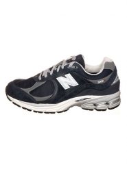 New Balance Skórzane sneakersy "2002R" w kolorze granatowym rozmiar: 44,5. Niebieskie trampki New Balance, bez wzorów, z materiału, bez zapięcia. Za 439.24 zł.