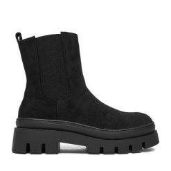 Botki DeeZee. Czarne botki DeeZee, bez wzorów, bez obcasa, na płaskiej podeszwie, bez zapięcia. Za 199.99 zł.