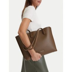 Torebka GINO ROSSI. Brązowe shopper Gino Rossi, bez wzorów, bez dodatków. Za 299.99 zł.