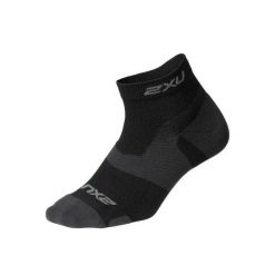 Skarpety 1-4 2XU Vectr Light Cush. Czarne skarpety 2XU, bez wzorów, z lycry. Za 151.50 zł.