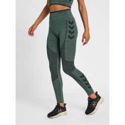 Damskie wysokie legginsy Hummel MT Aly. Zielone legginsy Hummel, xs, bez wzorów, z dzianiny, z standardowym stanem. Za 189.70 zł.