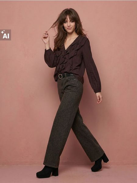 Jeansy straight leg w panterkę - brązowy. Brązowe jeansy Sinsay, bez wzorów. Za 69.99 zł.